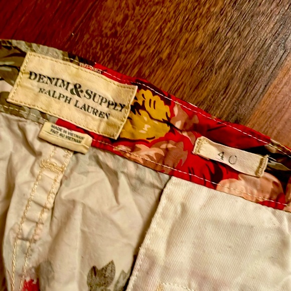 Men’s Ralph Lauren Flowered Short Pants - Picture 4 of 5